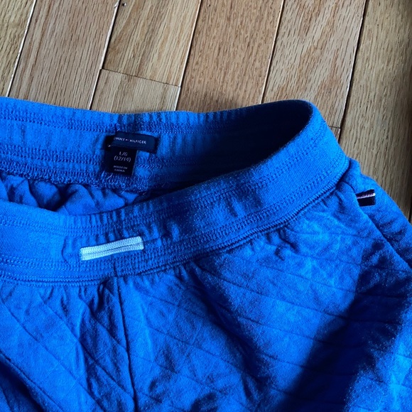 Tommy Hilfiger Cropped Sweatshirt/Sweatpants Set - Picture 5 of 5